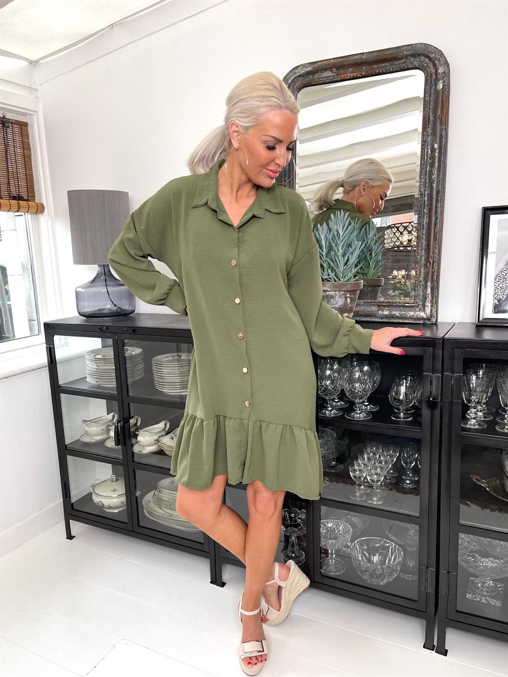 Camille - Klänning med knappar och band i nederkanten